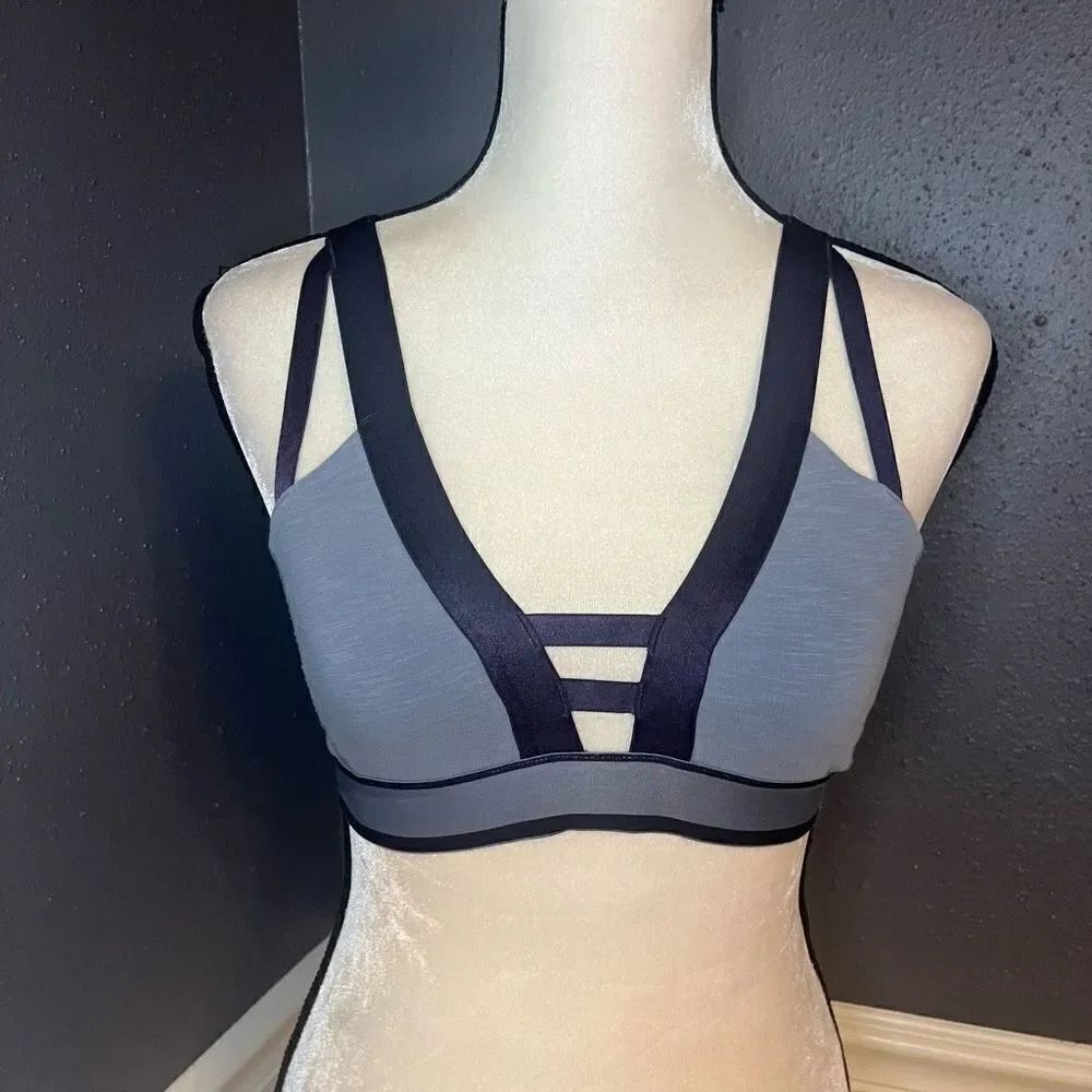 Lululemon Inner Essence Bra - Picture 7 of 11